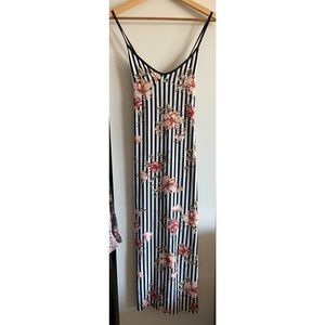 VIBE Sportswear maxi dress